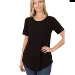 Zenana Outfitters Black V-Neck Tee style rt-2101d4